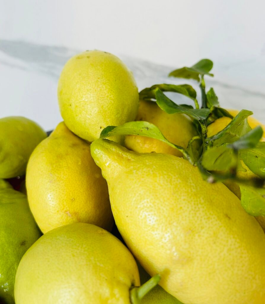 Sensational Lemon Mousse: Effortlessly Tangy Delight!