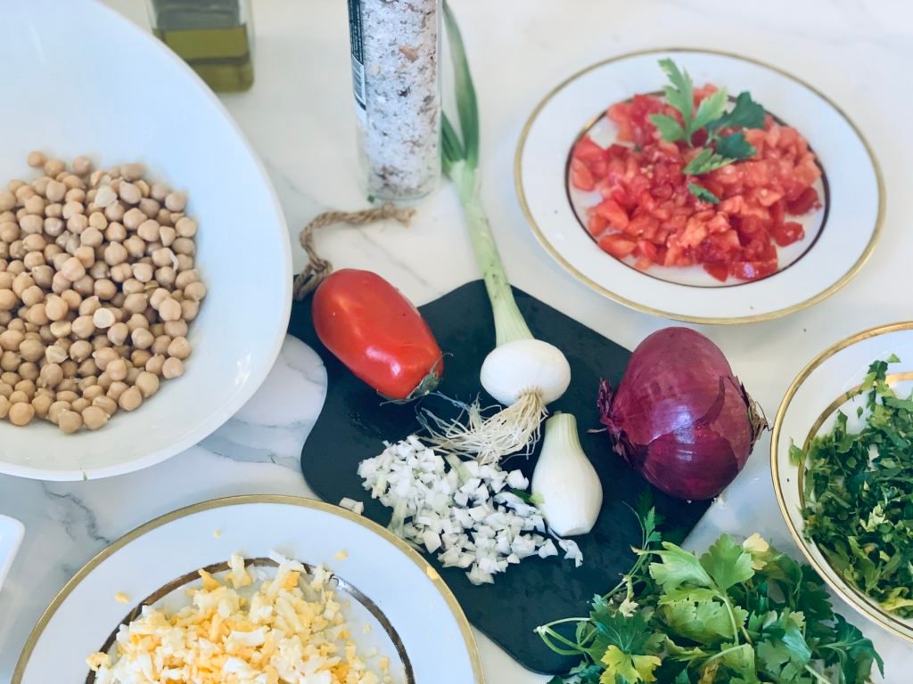 Ingredients for the chickpeas salad 